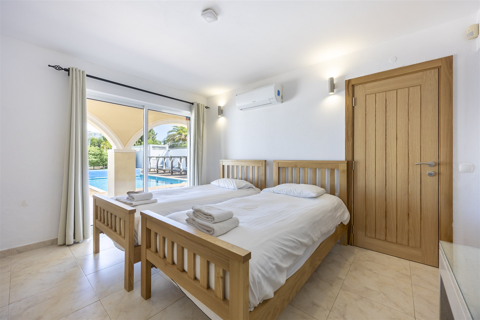 Twin en-suite bedroom